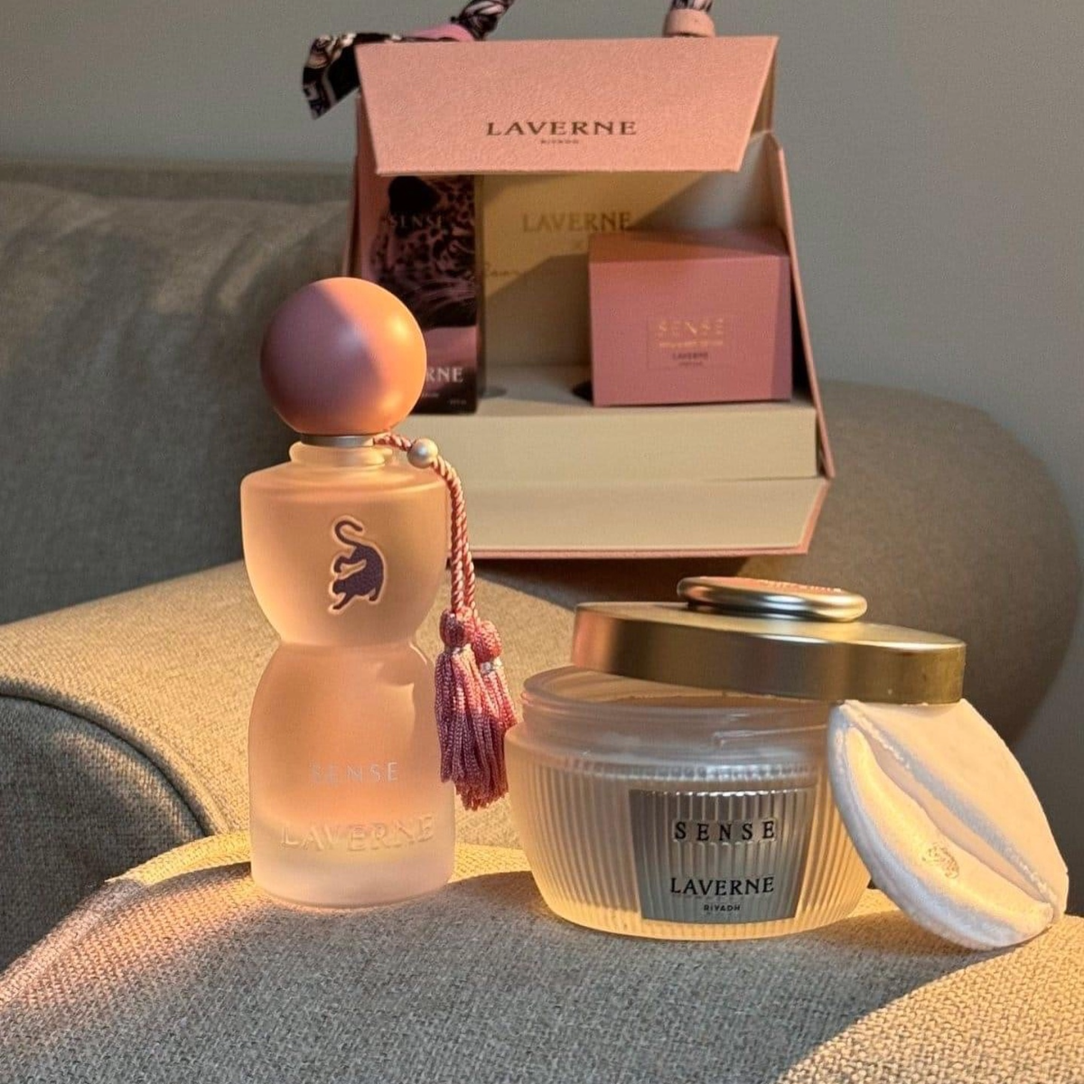 Laverne Sense – Set de regalo para mujer (Perfume + Polvo Perfumado)